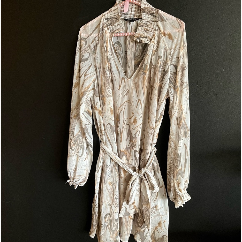 Banana Republic free flowing printed dress with matching belt